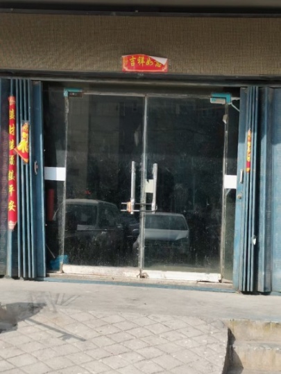 大來店社區(qū)東區(qū)南門門面房出租，上下兩層八十多平方
