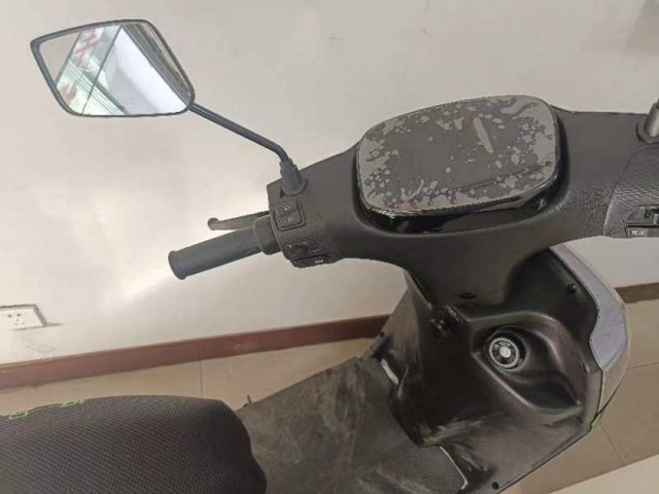 新買(mǎi)電動(dòng)車六塊電瓶不滿五天